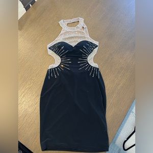 Women’s stunning holiday cocktail dress (prom, homecoming, wedding)